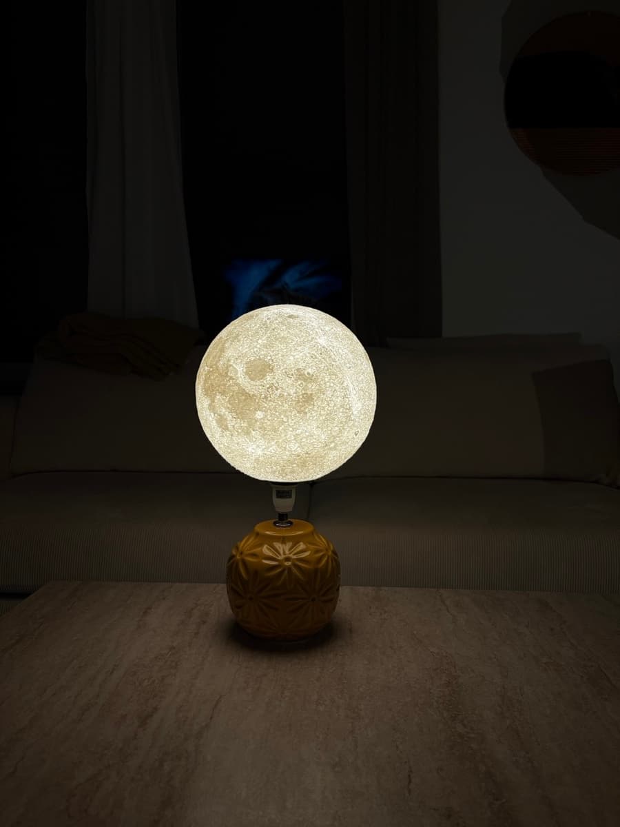 Moon lamp lifestyle